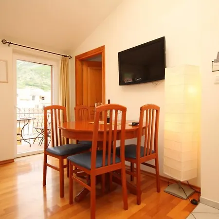Appartement Komiza 3035a *